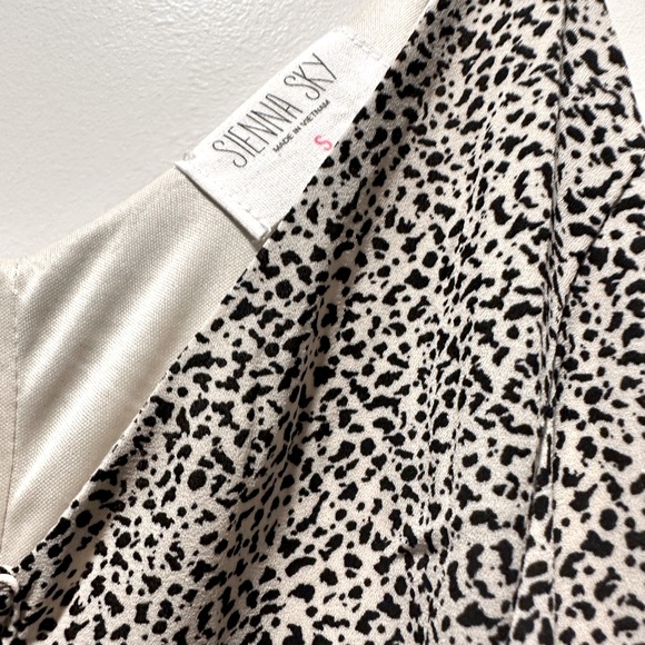 NWOT Sienna Sky Black White Animal Print Button Up Tie Waist Midi Tank Dress - Picture 4 of 4